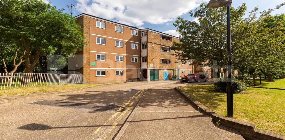 Fantastic spacious 4 bed in Camden mins to shops Abingdon Close, CAMDEN